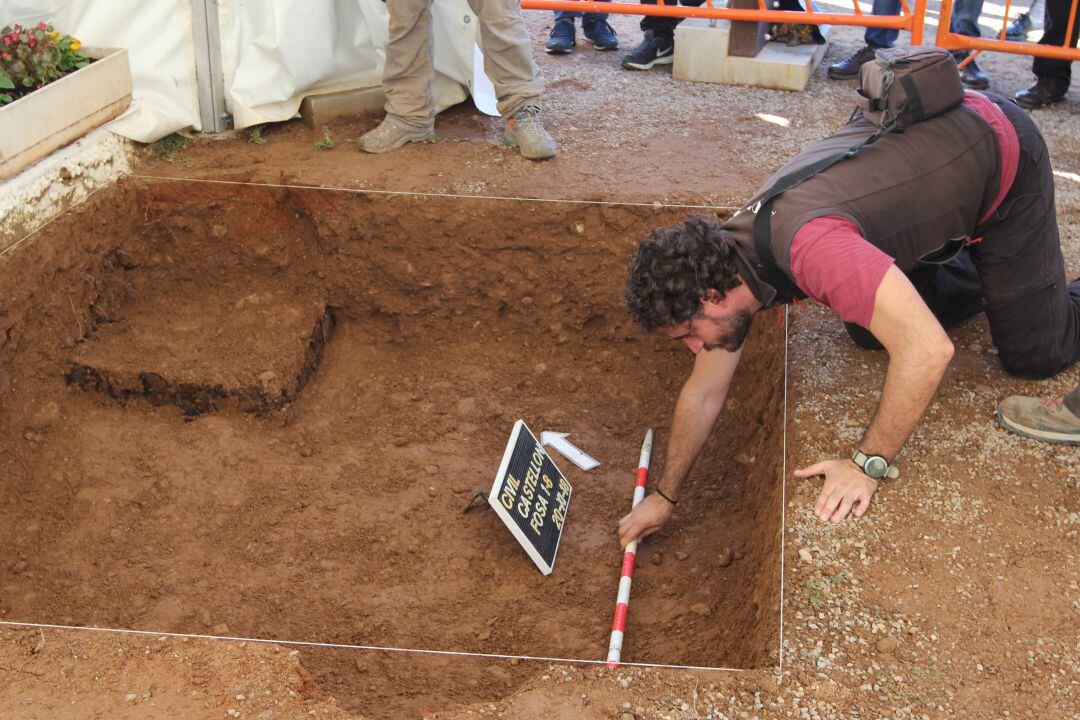 Imagen de exhumaciones en la fosa común de Castelló