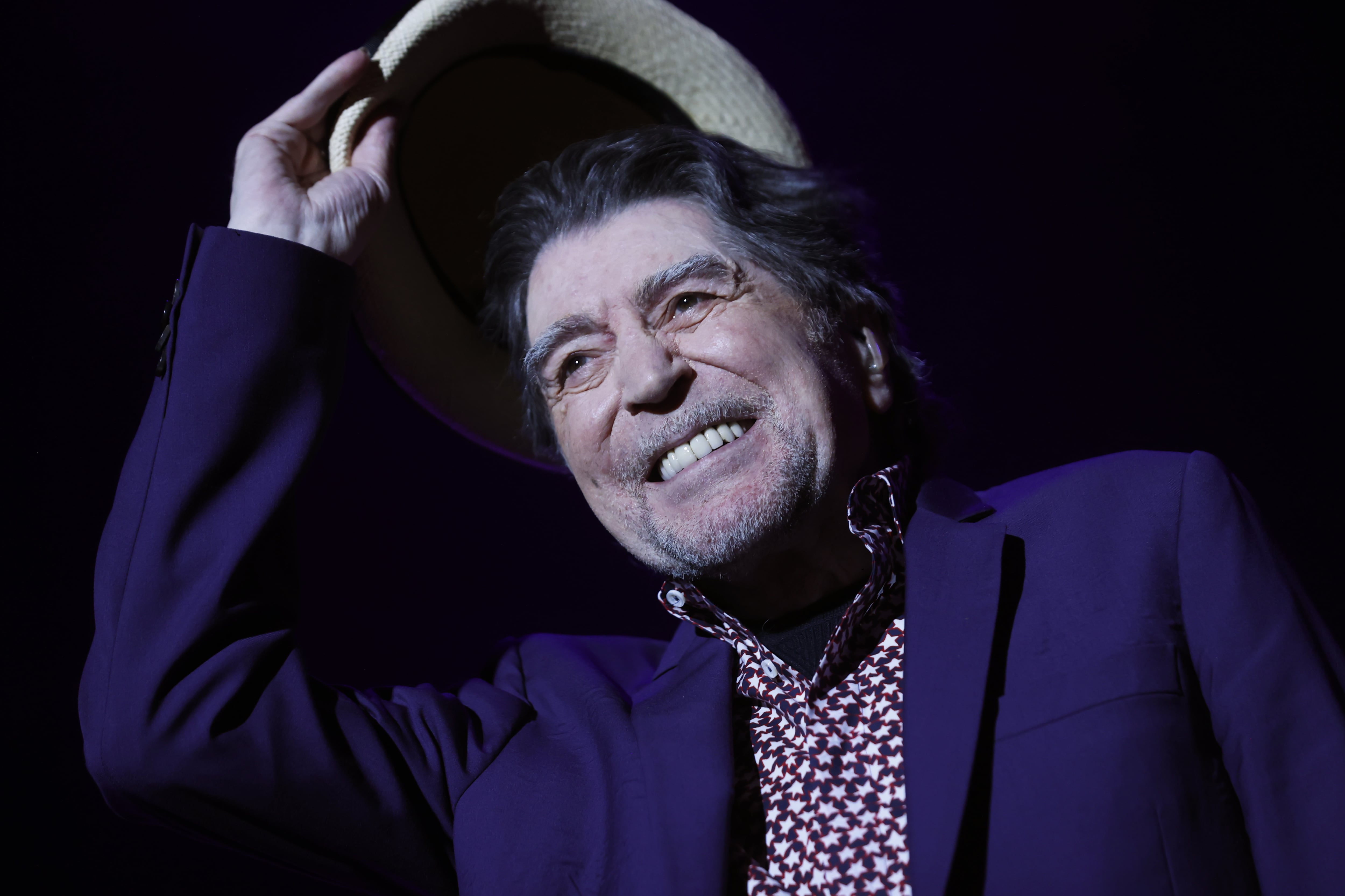 El cantautor español Joaquín Sabina durante un concierto