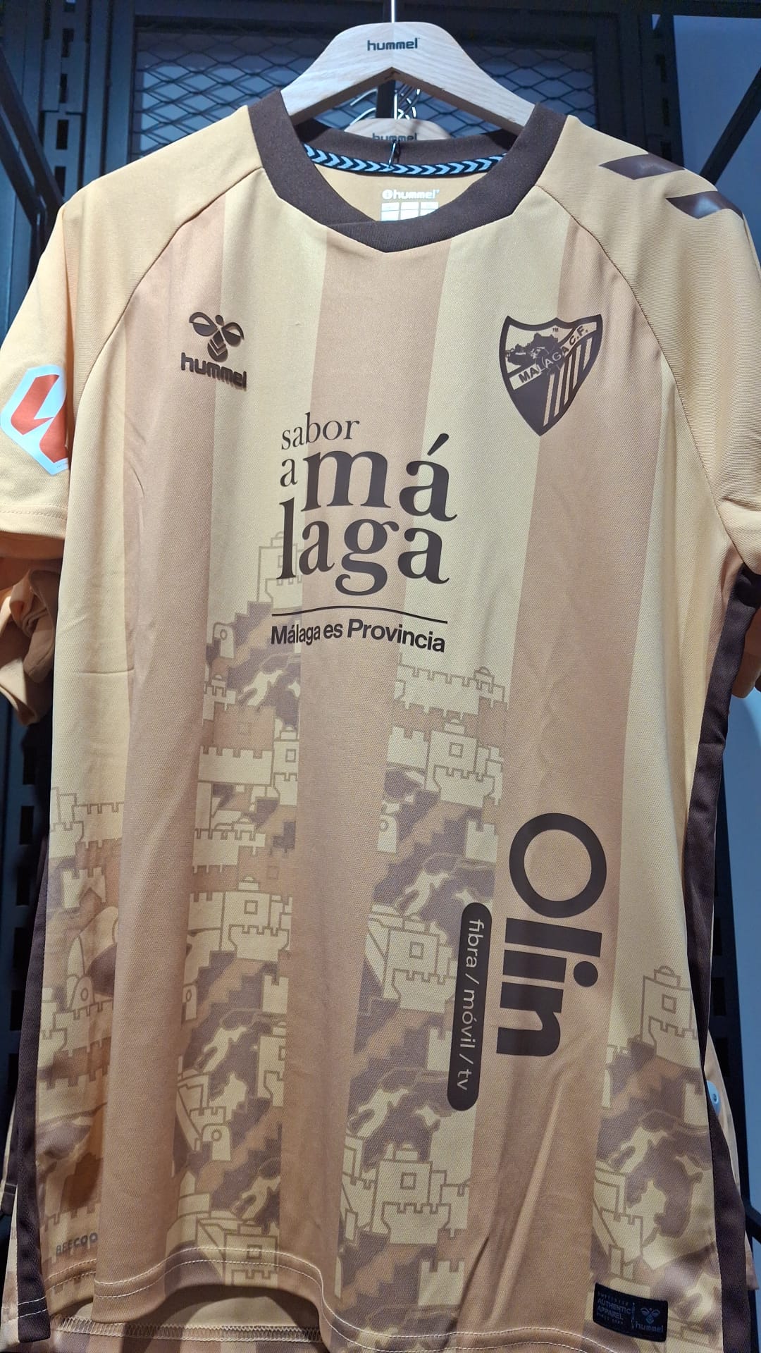 Tercera equipación del Málaga CF 2024/2025/ Foto: Álvaro Torremocha