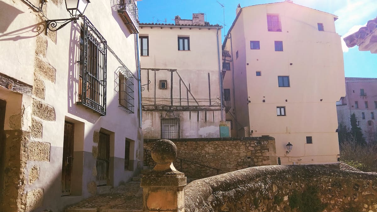 El Ayuntamiento de Cuenca no paralizará los pisos turísticos en el Casco Antiguo hasta aprobar el nuevo Plan de Ordenación