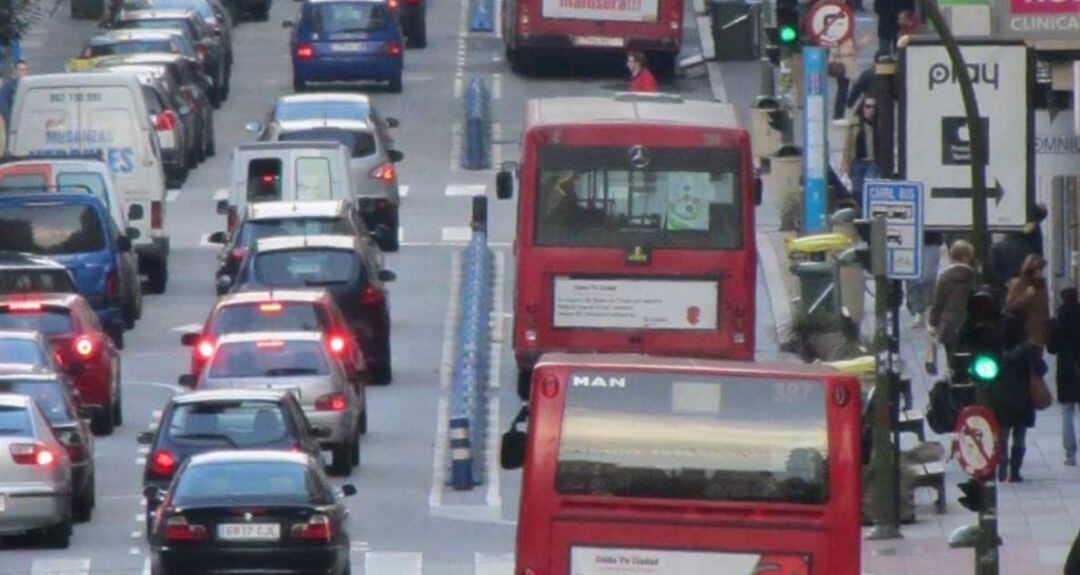 Carril bus en A Coruña Forto de archivo