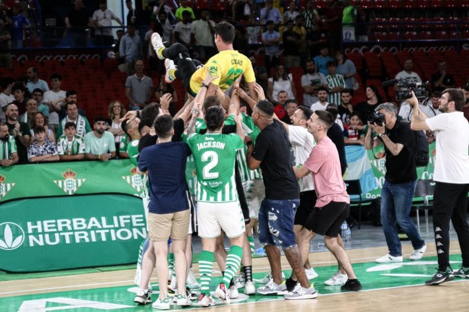 El brasileño Cidao anuncia su retirada. Fotografía : Real Betis