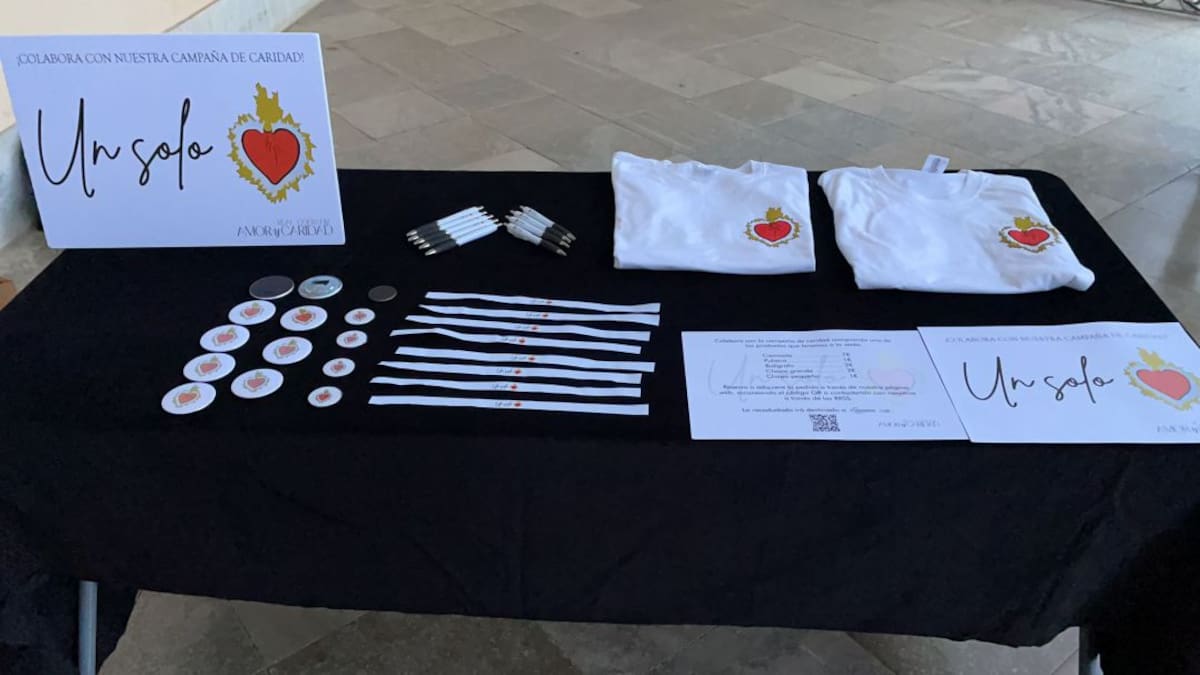 Los jóvenes de la Cofradía del Amor realizan una campaña a favor del colegio de las Misioneras Cruzadas