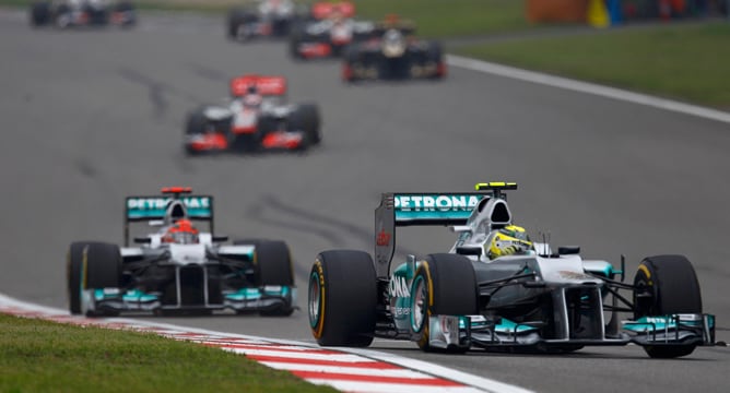 Rosberg y Michael Schumacher dominaron la prueba en las vueltas iniciales con mucha claridad