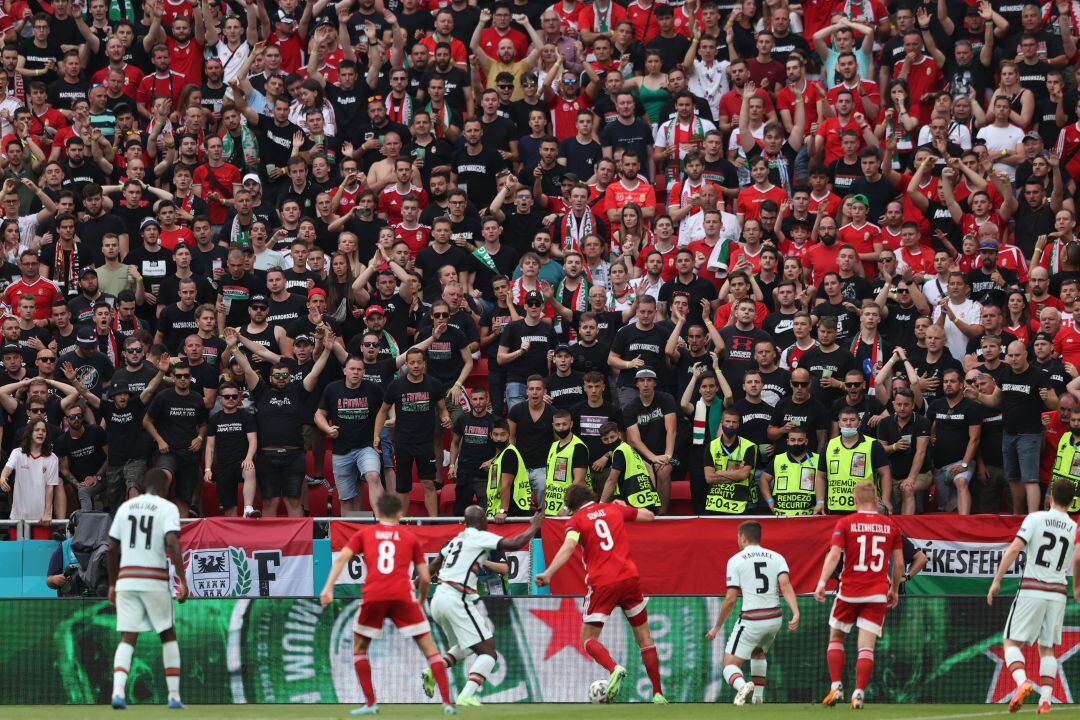 Lleno absoluto en el Puskás Arena