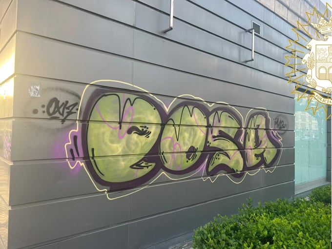 La misma firma en el polígono residencial