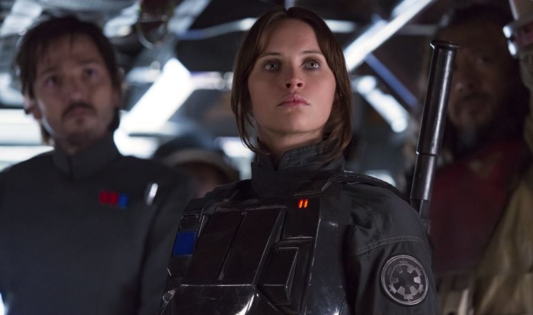 Felicity Jones en un fotograma de &quot;Rogue One: Una historia de Star Wars&quot;