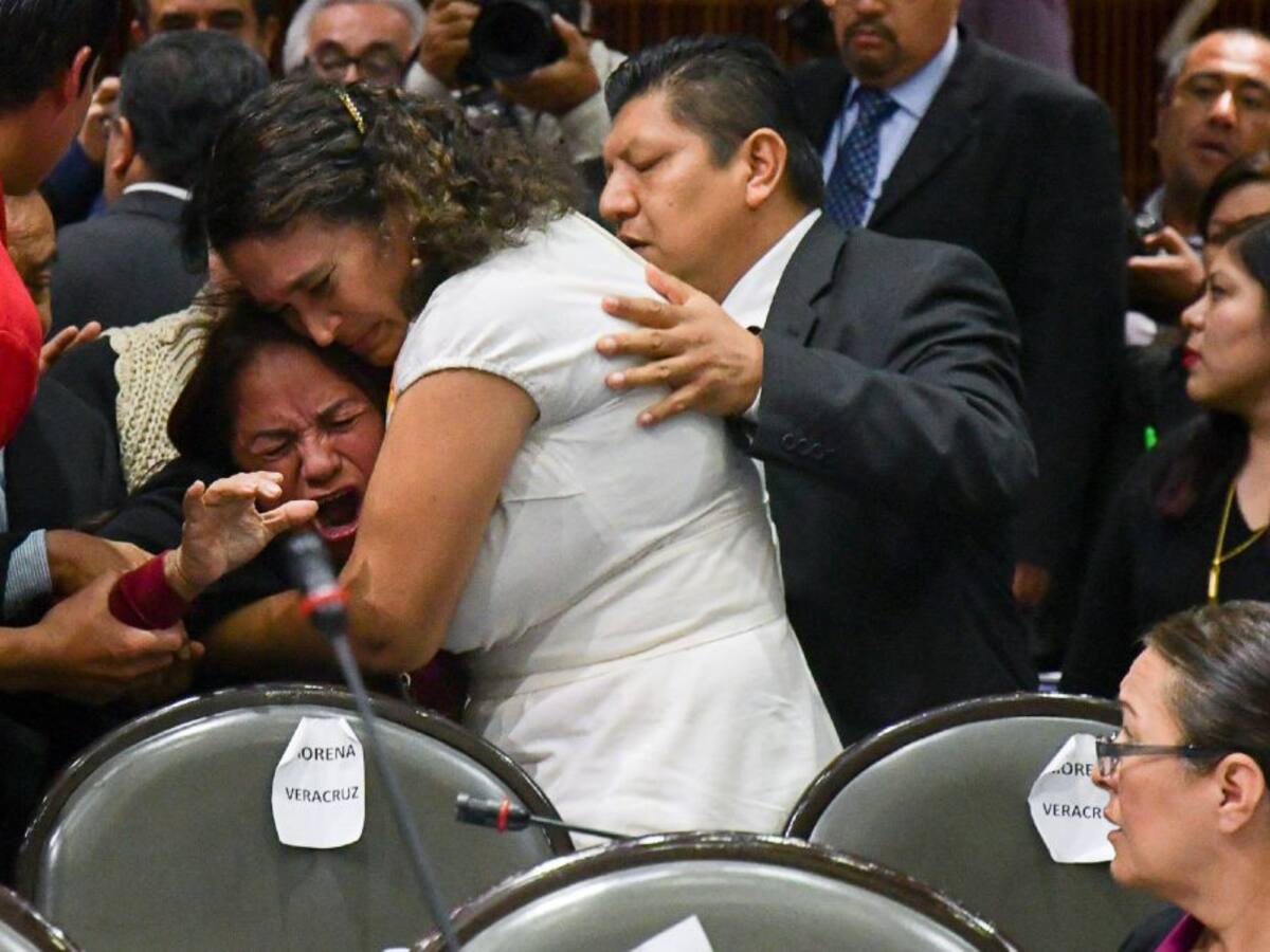 Una diputada mexicana se entera en plena sesión del asesinato de su hija