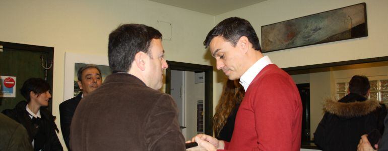 Valentín González Formoso y Pedro Sánchez en Radio Coruña. Foto de archivo