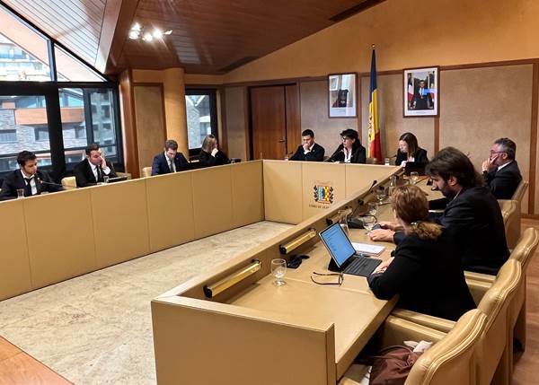 Els consellers de la minoria d'Amb Seny en sessió del consell de comú de la Massana
