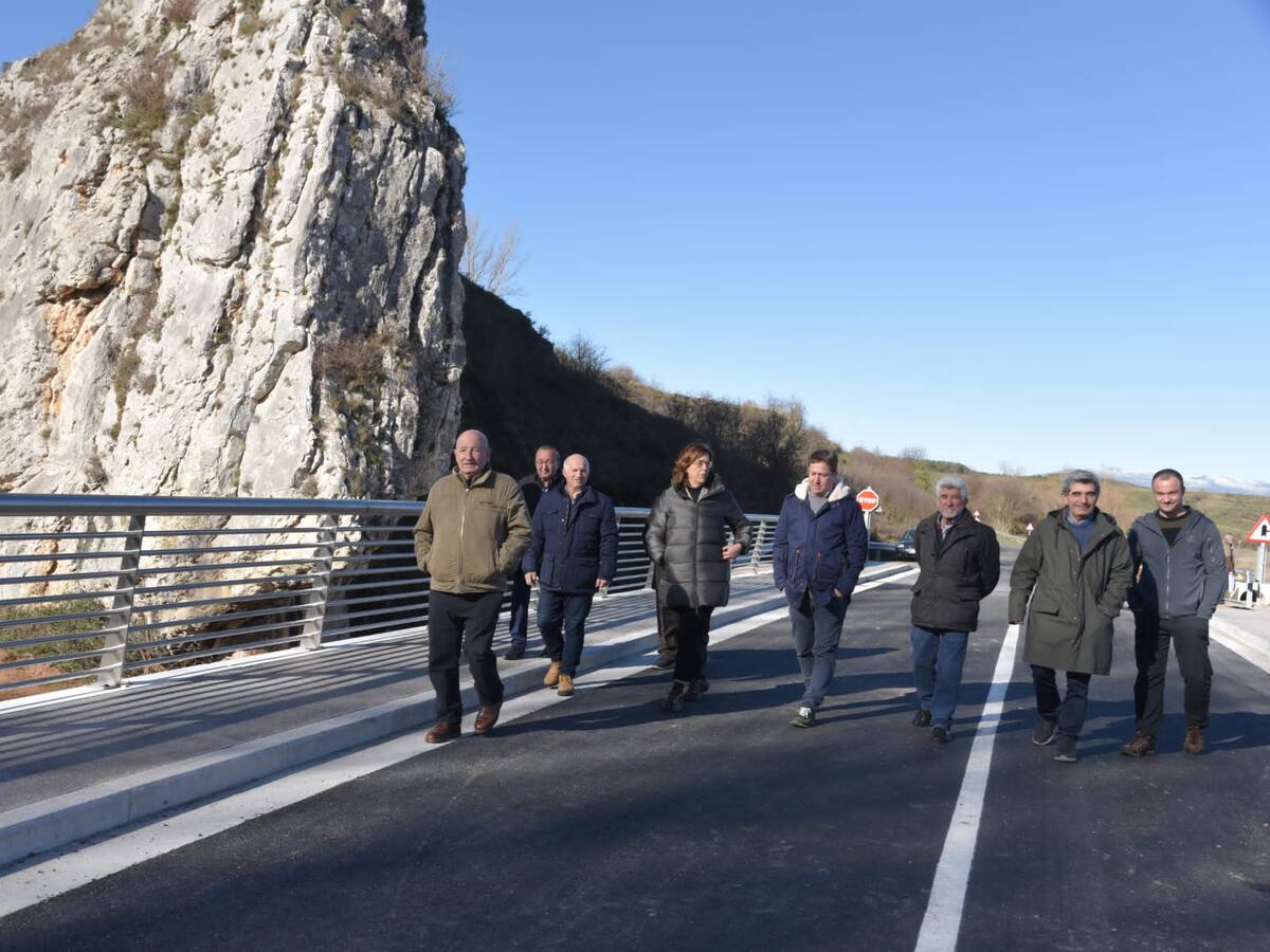 Se abre al tráfico el nuevo puente de Villaescusa de las Torres