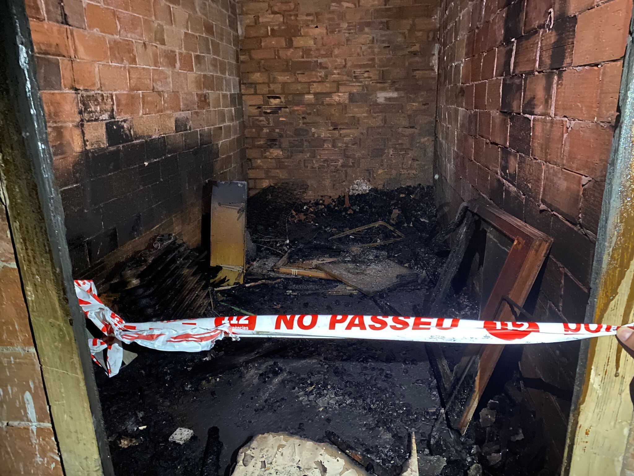 Incendio en el trastero en Manlleu (Barcelona) en el que han fallecido cinco jóvenes | Foto: Andrea Villoria