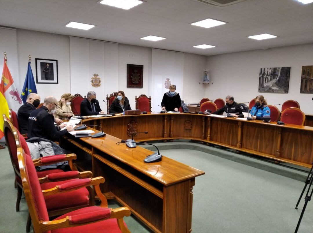 El salón de plenos acogió esta mesa de seguimiento