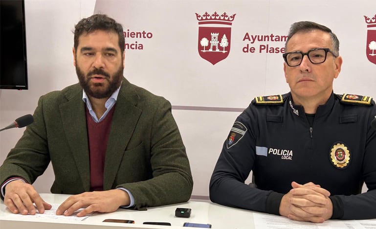En concejal de Interior, David Dóniga, junto con el Intendente de la Policía Local, José Antonio Quijada