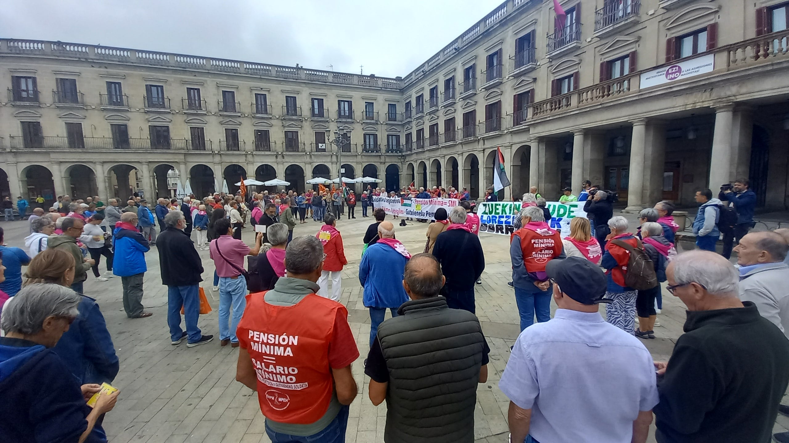 La concentración de los pensionistas ha retornado a la Plaza Nueva