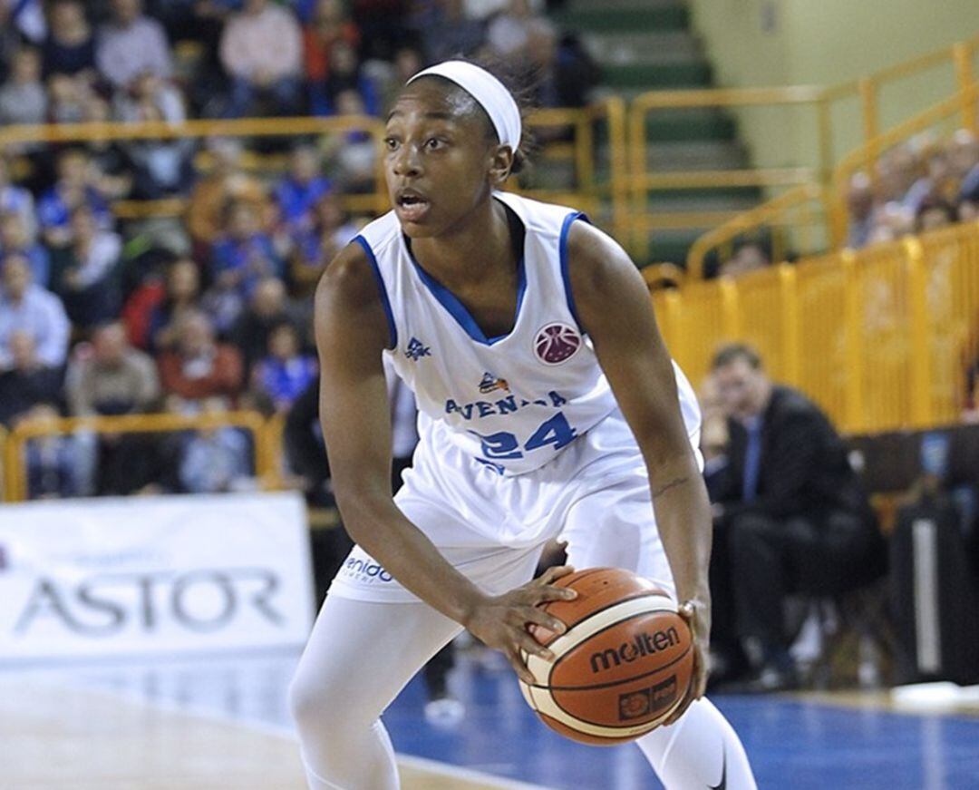 Jewell Loyd, en un choque con Avenida.