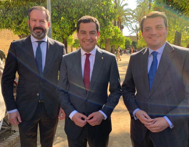 Moreno Bonilla con el presidente del PP de Córdoba, Adolfo Molina y el candidato a la alcaldía de Córdoba, José María Belllido