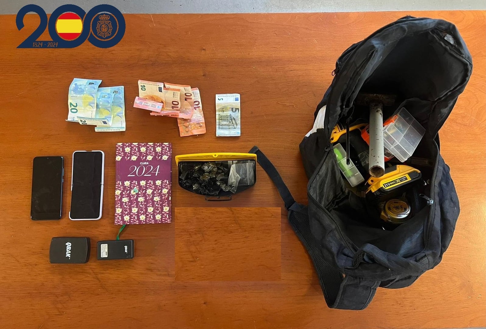 Imagen de los artículos intervenidos en la operación policial en Murcia