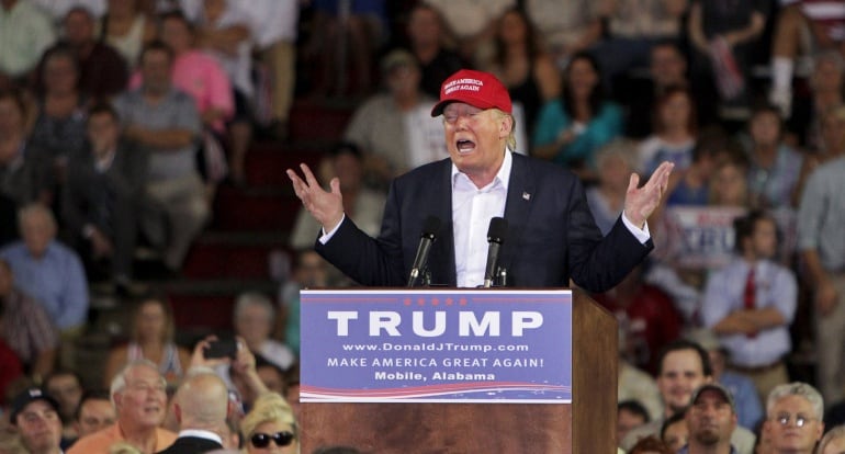 Donald Trump durante un discurso en Mobile, Alabama