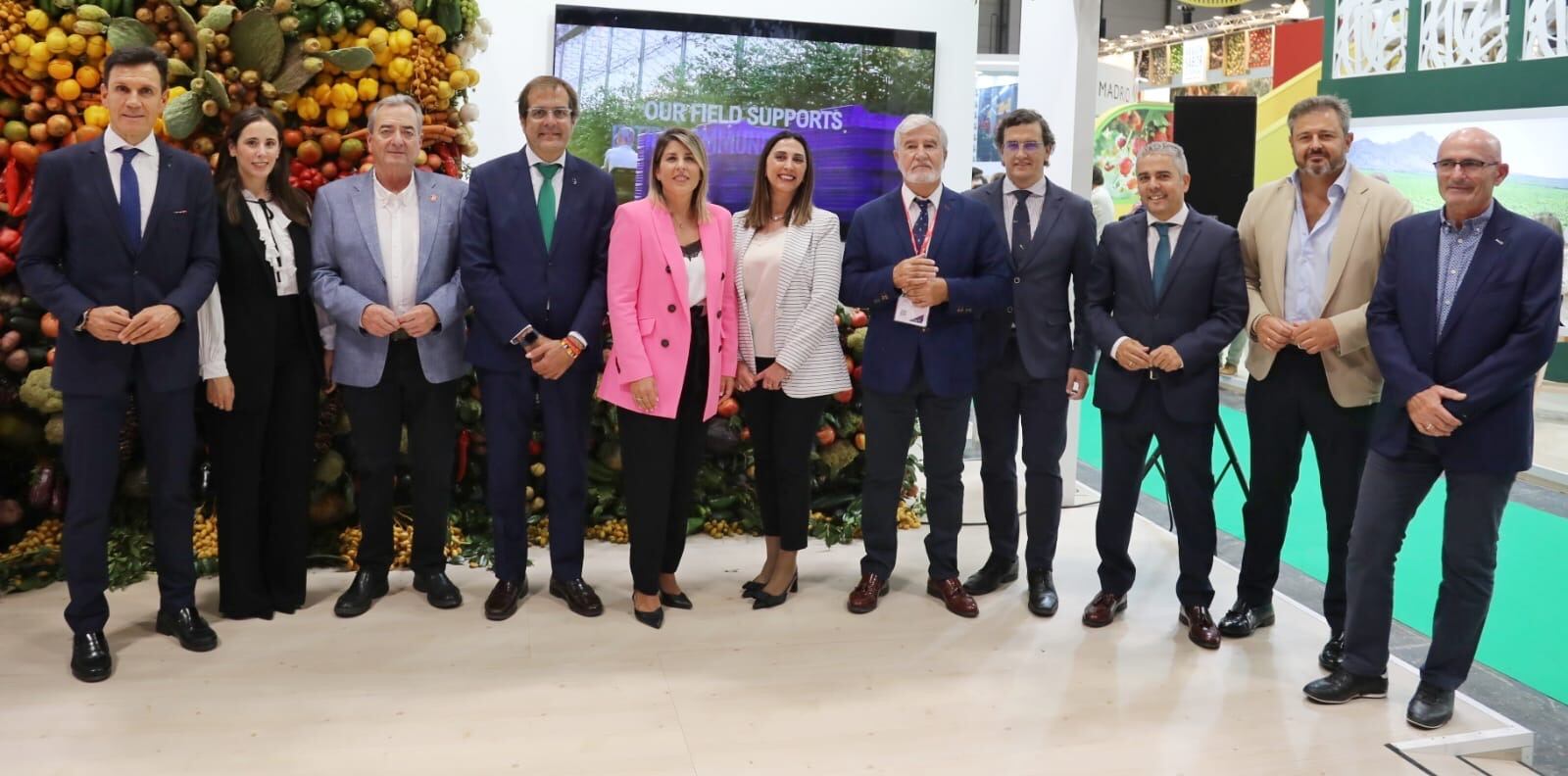 La alcaldesa visita Fruit Attraction