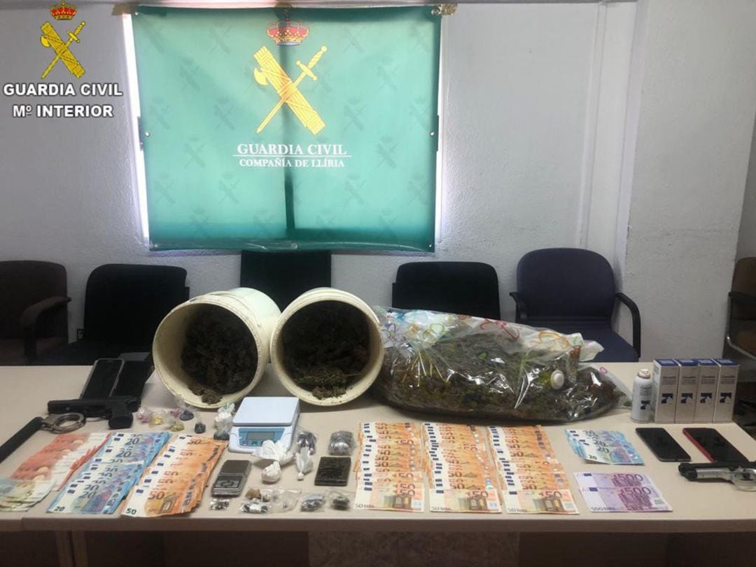 Desarticulado en Riba-roja un grupo que distribuía marihuana sintética entre menores