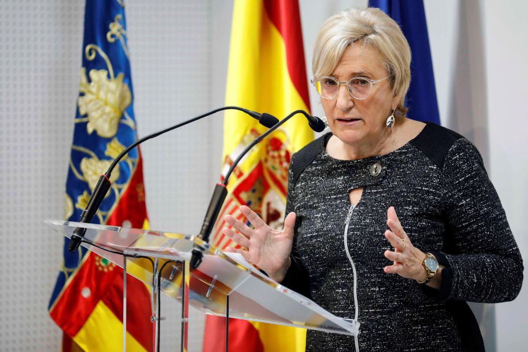 La consellera de Sanidad, Ana Barceló, al inicio de la rueda de prensa en la que ha actualizado tras el fin de semana los datos de contagios, hospitalizaciones, ingresos en UCI, brotes y fallecimientos por covid-19 en la Comunitat Valenciana