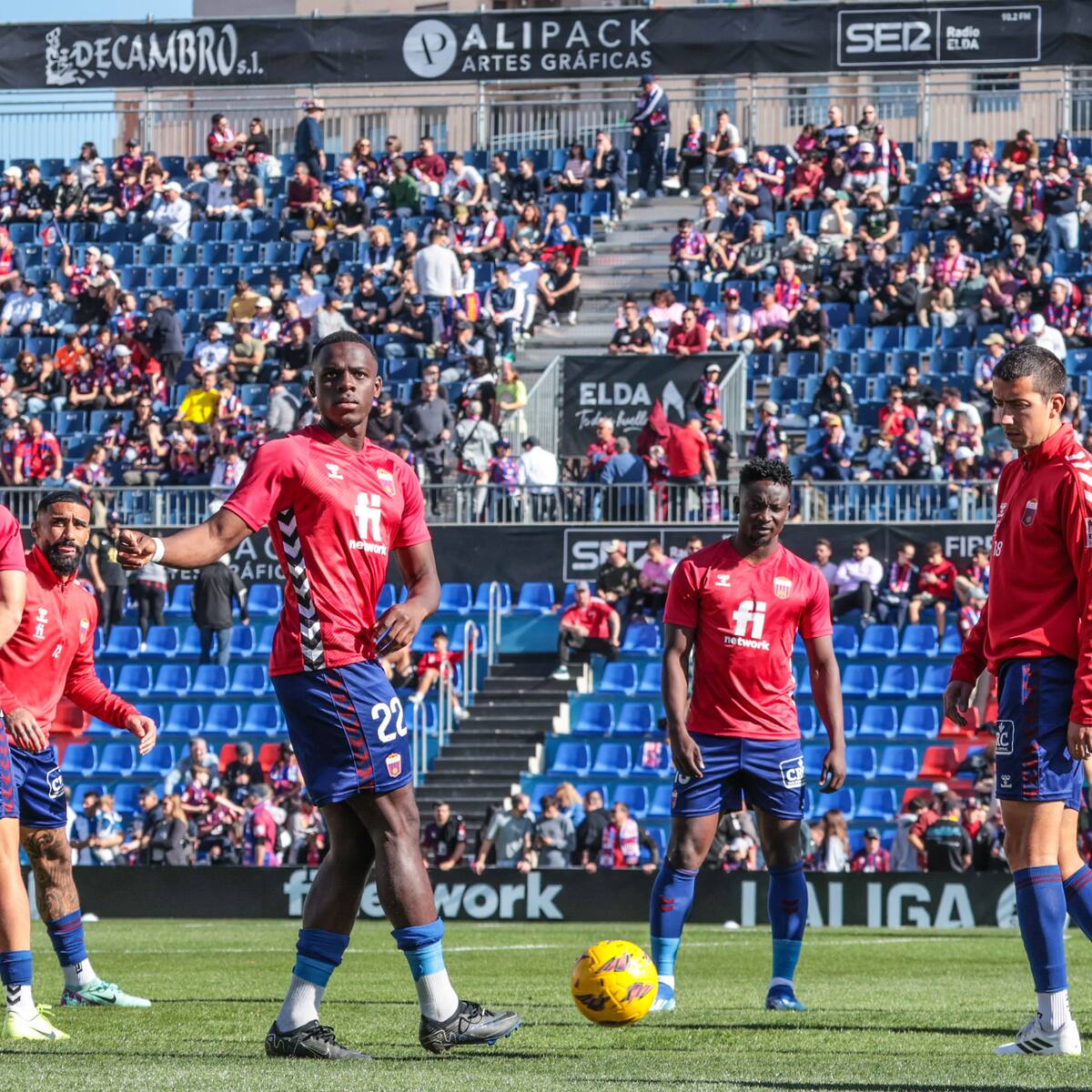 El Eldense recibe al Huesca con la calculadora en la mano (S. 16.15 h)