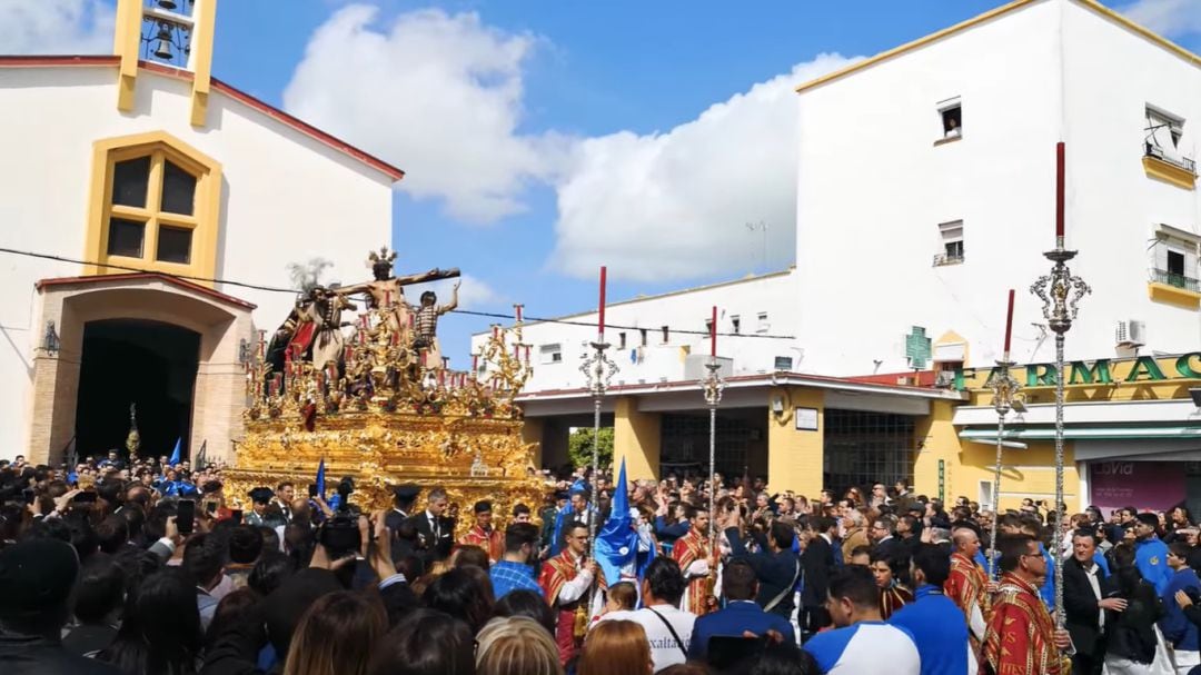 Salida del Santísimo Cristo de la Exaltación el Viernes Santo