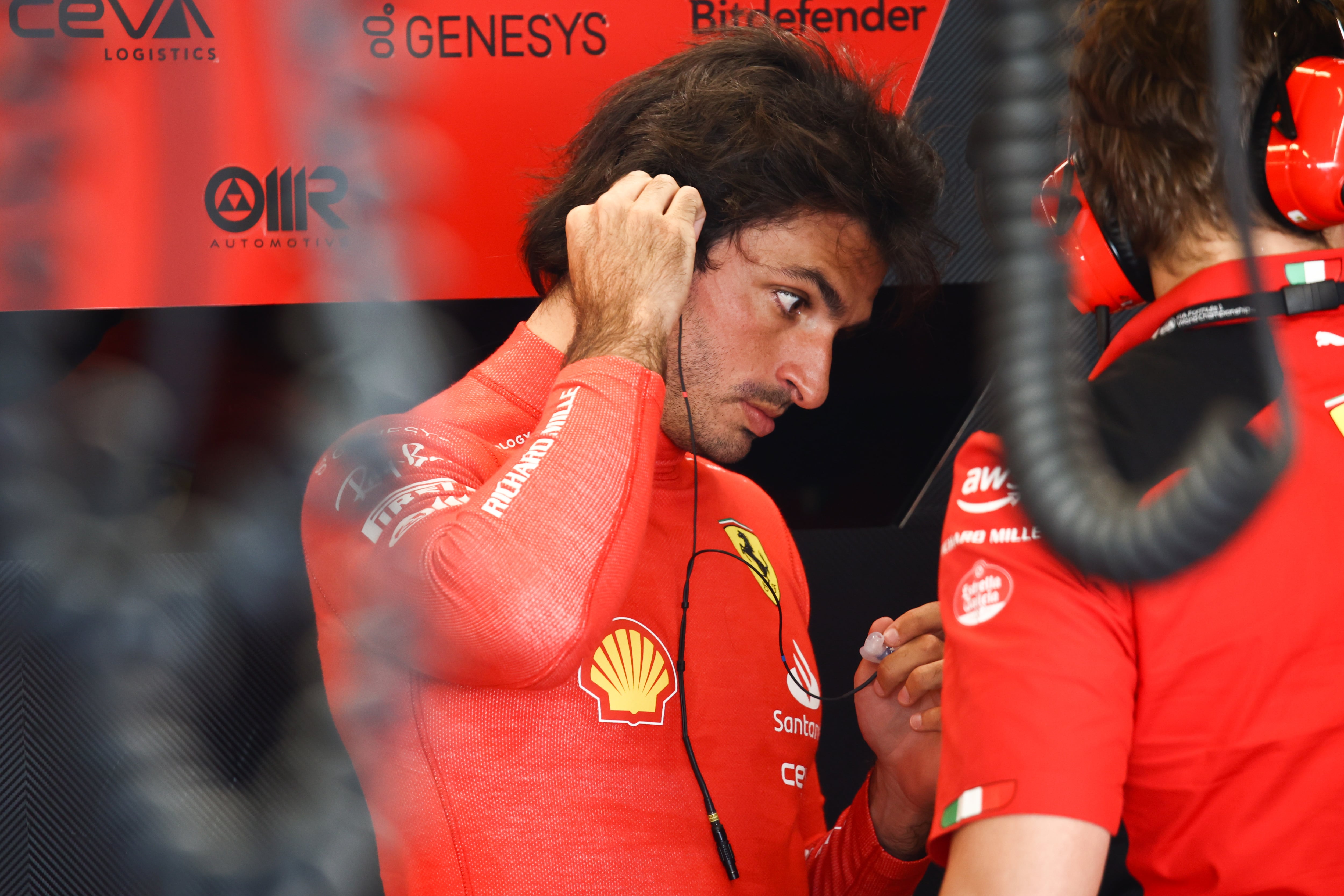 Carlos Sainz durante los test que se llevaron a cabo en Abu Dhabi tras finalizar la temporada de Fórmula 1. (Photo by Jakub Porzycki/NurPhoto via Getty Images)