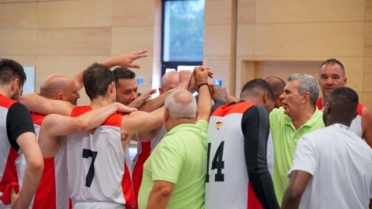 Los lanzaroteños tras proclamarse subcampeones de Europa.