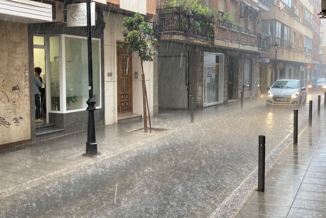 Imagen del diluvio, de apenas 15 minutos, en la localidad de Valdepeñas (Ciudad Real) 