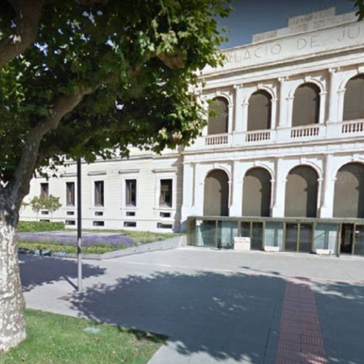 La Audiencia Provincial condena a siete años y medio de cárcel por corrupción de menores y abuso sexual a un profesor de Primaria