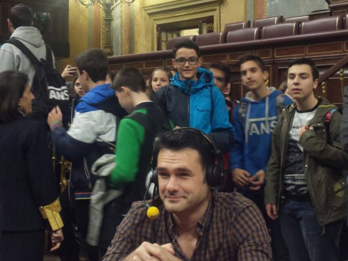 “A Rajoy le vamos a tratar exactamente igual que al resto de los candidatos”