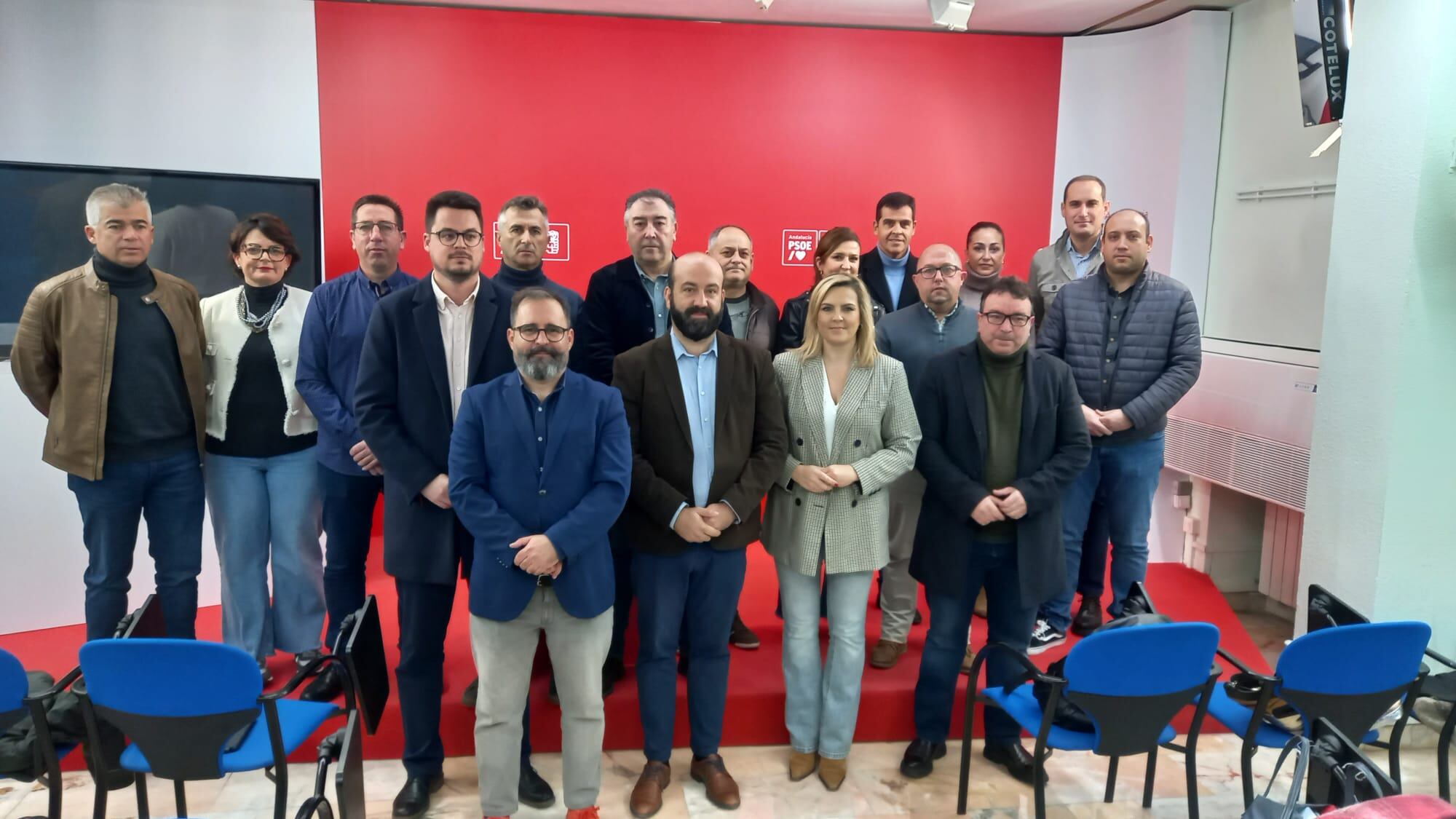 Alcaldes y portavoces socialistas en la sede del PSOE de Jaén.