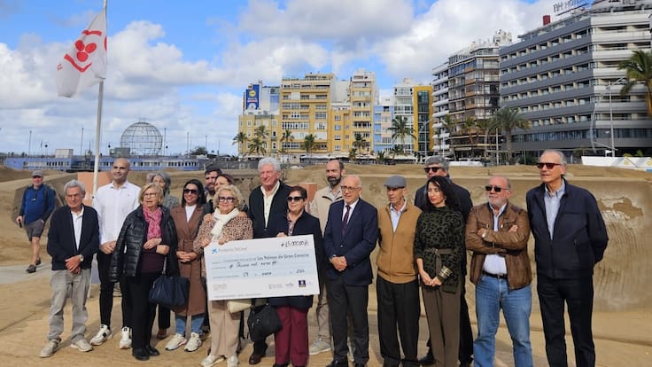 El Belén de Arena de Las Canteras clausura su vigésima edición donando 15.000 euros a los comedores sociales de la ciudad