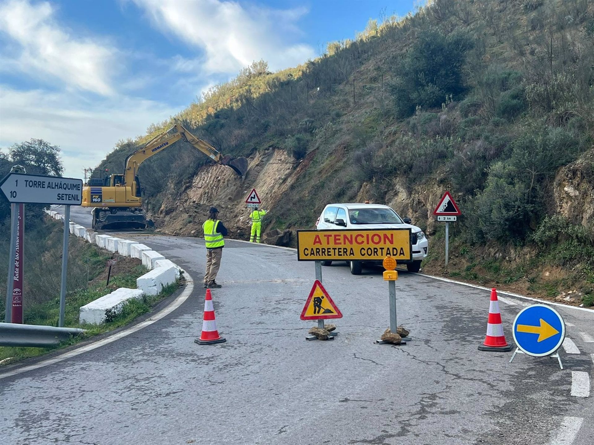 Obras en la carretera de Torre Alháquime a Olvera