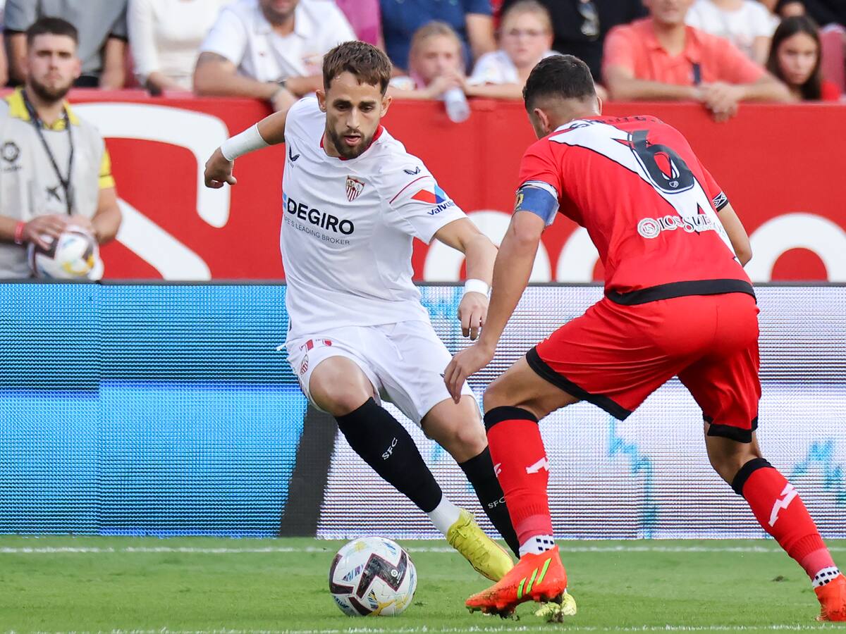 El Valencia busca la fórmula económica para traer a Januzaj sin que se le complique el fichaje del mediocentro