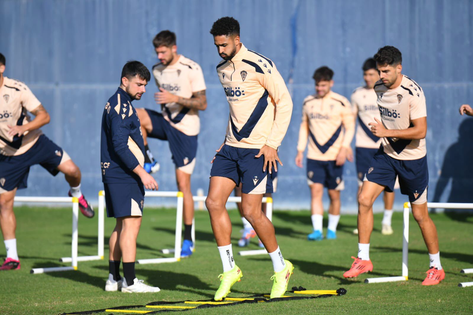 Chris Ramos entrena en la mañana de hoy con el Cádiz CF  en la Ciudad Deportiva de El Rosal