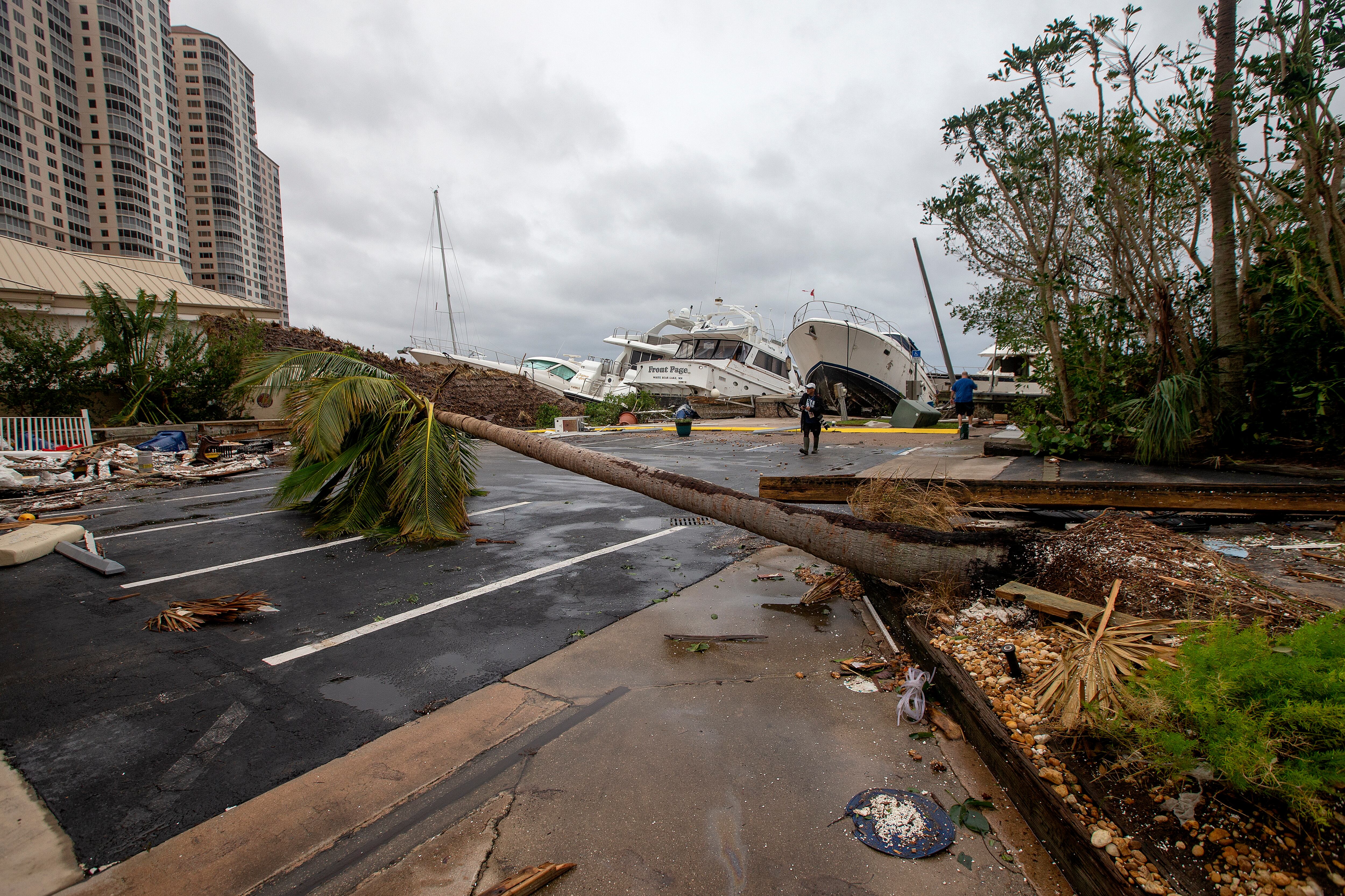 Daños que ha dejado el huracán Ian en la ciudad de Fort Myers, Florida.