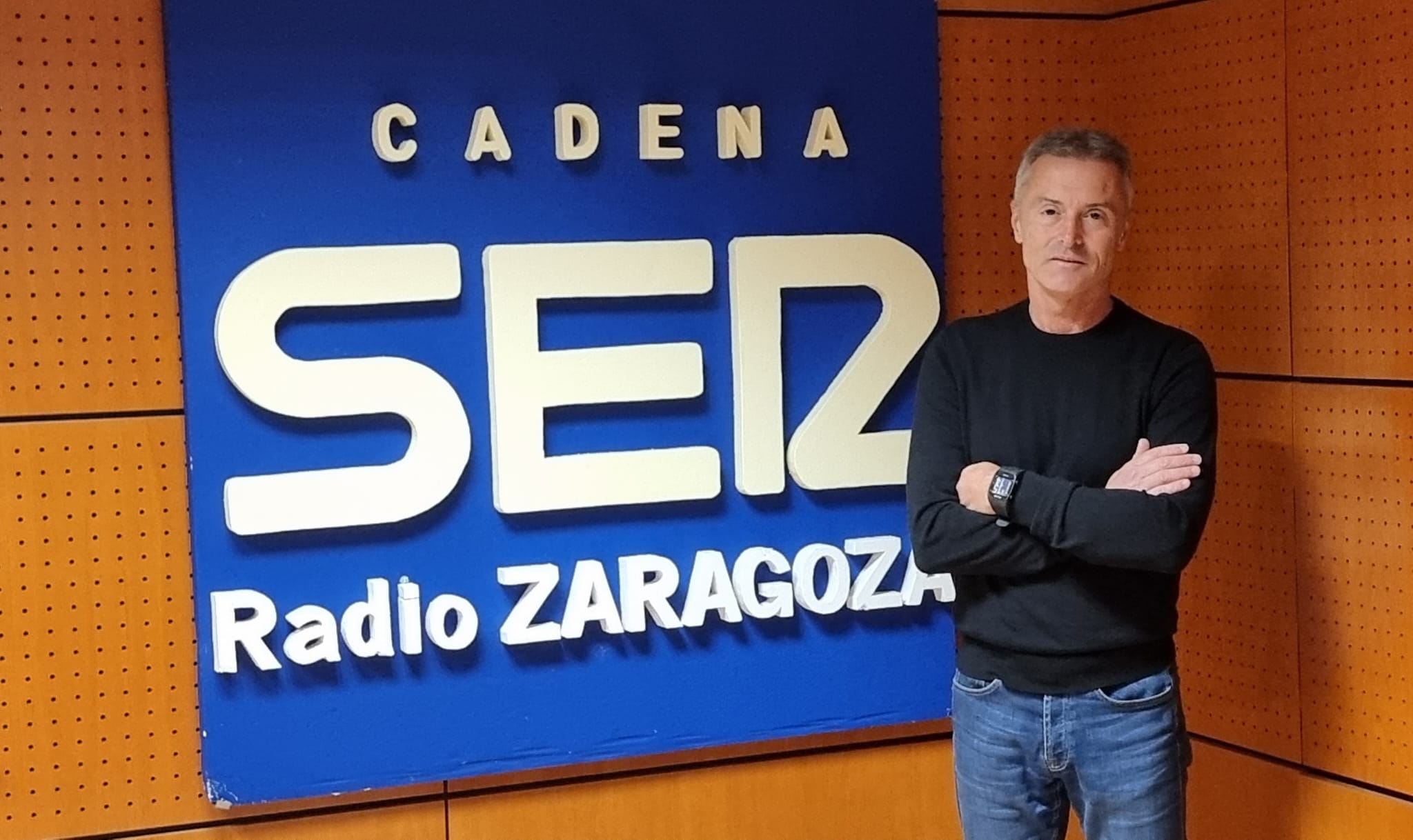 Fran Escribá, en los estudios de Radio Zaragoza