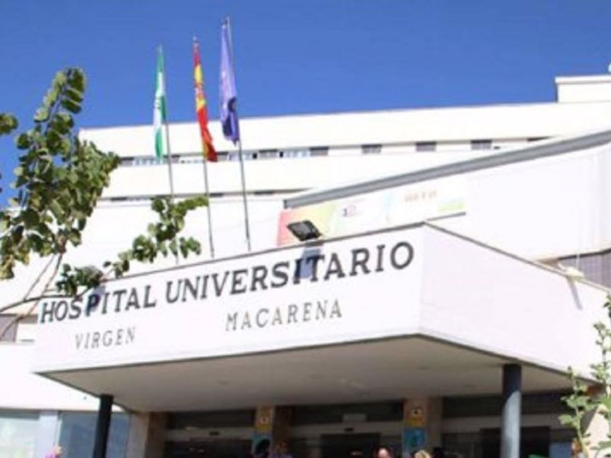 Un positivo en el Macarena obliga a confinar a seis sanitarios de la unidad cardiovascular