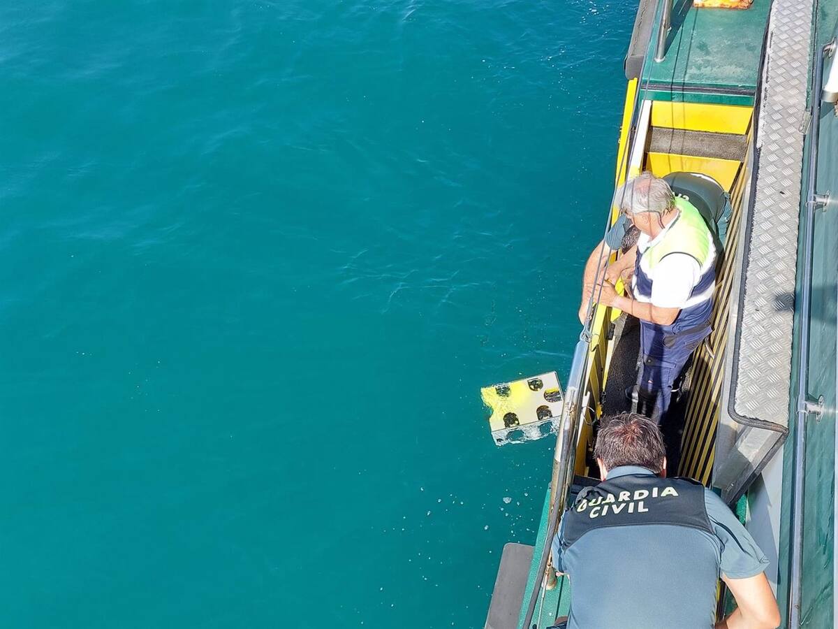 La Guardia Civil incorpora un robot submarino en la búsqueda del hombre desaparecido el martes en Rota