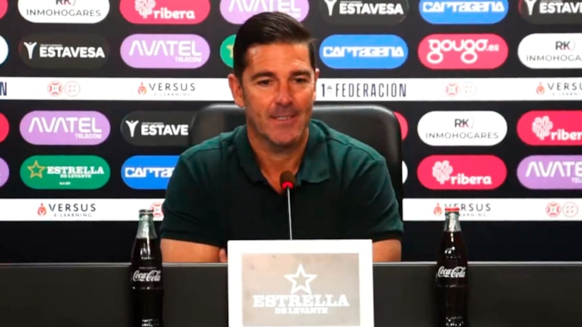 Abraham Paz: "El Antequera ha sido muy superior al Cartagena y nos vamos de vacío sin merecerlo"