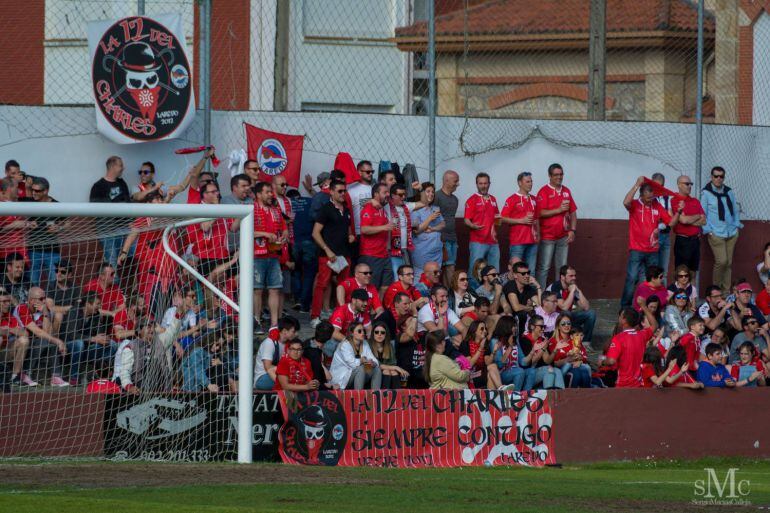 Afición de Laredo en un partido de fase