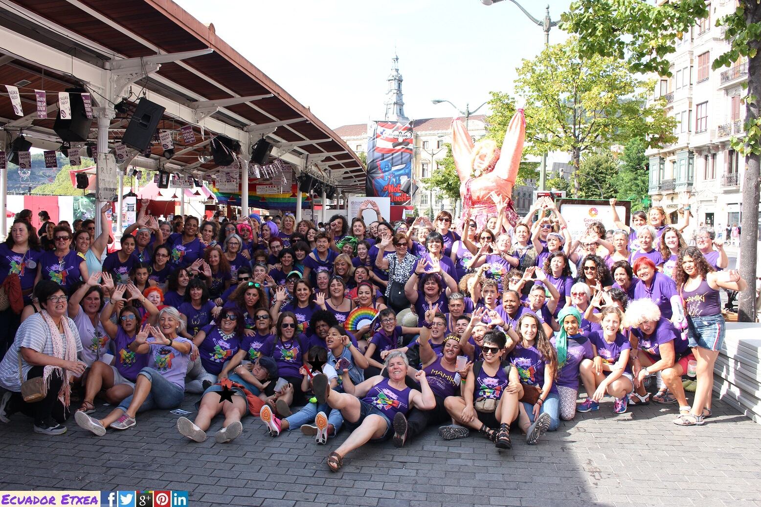 Imagen de la comparsa Mamiki durante la aste nagusia de Bilbao. / ECUADOR ETXEA