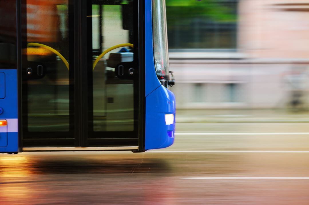 Un autobus, imagen de archivo