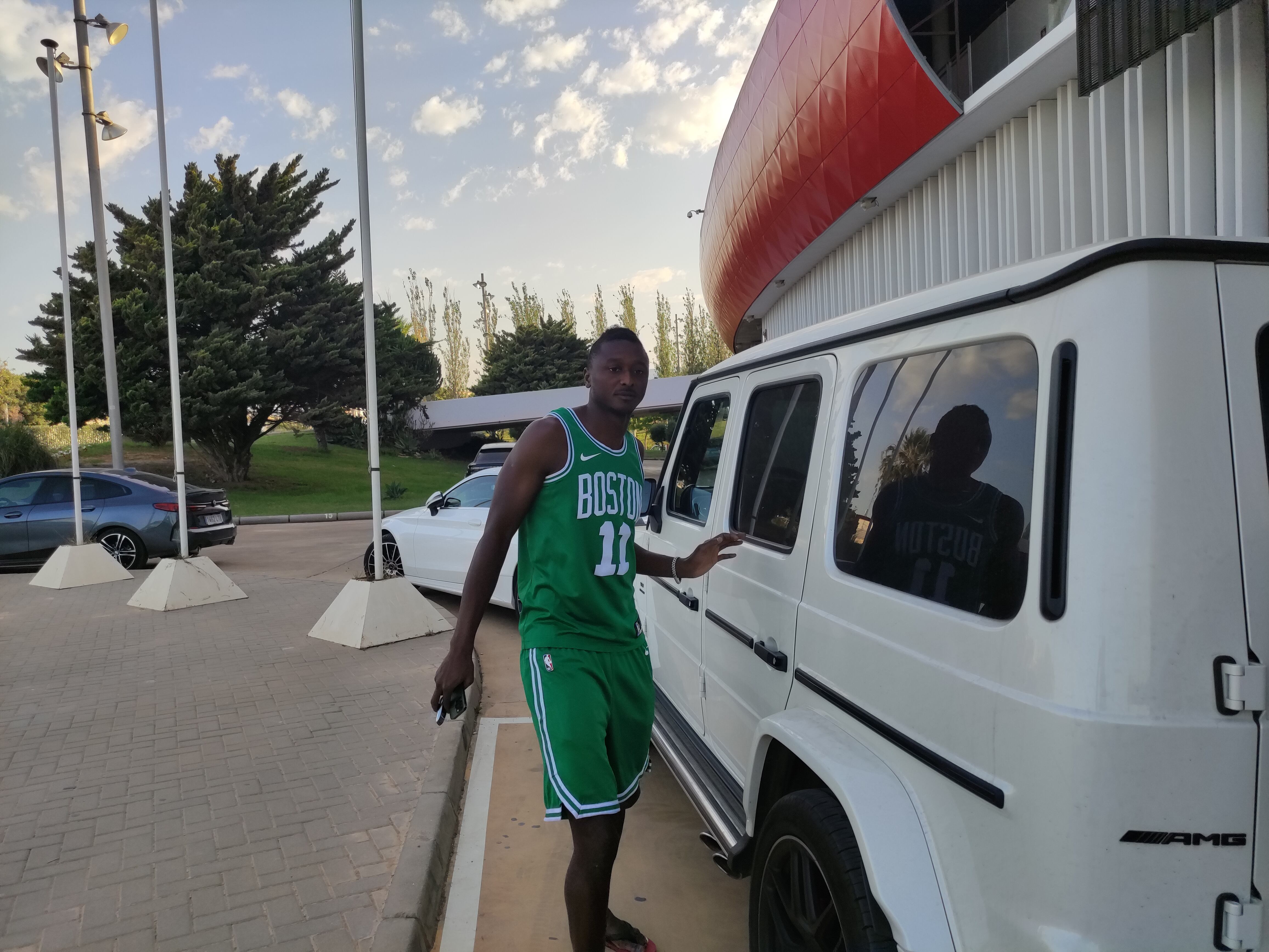 LA VOZ con Sadiq a las 8:30 horas en el Power Horse Stadium.