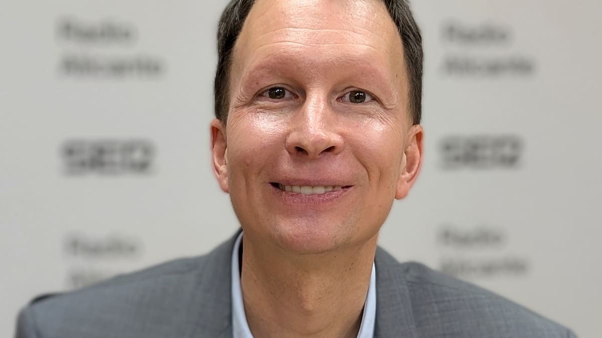 Entrevista a Lasse Rouhiainen. Hablamos sobre su nuevo libro 'IA. Domina la inteligencia artificial antes de que ella te domine a ti'