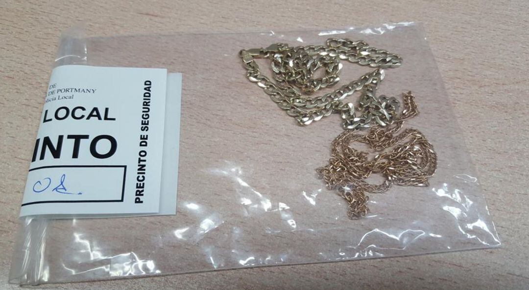 Imagen de las joyas recuperadas por la Policía Local