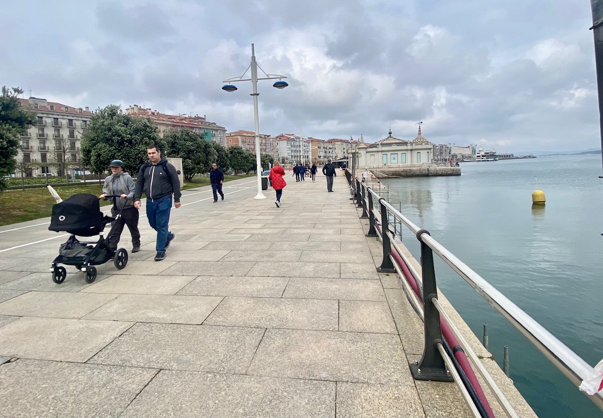 Zona del Muelle de Maura que se ha reabierto en el Paseo Marítimo de Santander.